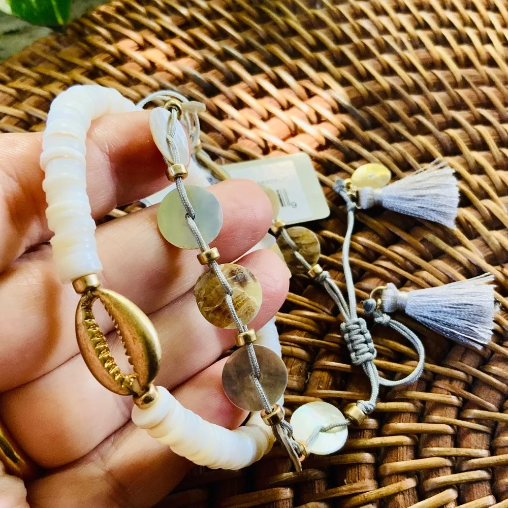 TOMMY BAHAMA BRACELETS NWT -2 STRAND. SHELL /MOP/STACK  TASSEL ACCENT ADJUSTABLE - Picture 5 of 10